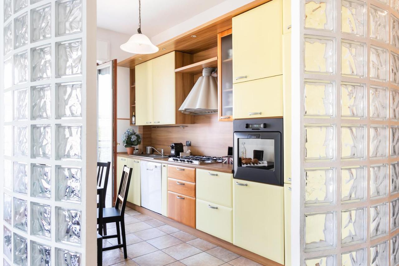 Santa Chiara Apartment By Myhomeinコモ エクステリア 写真