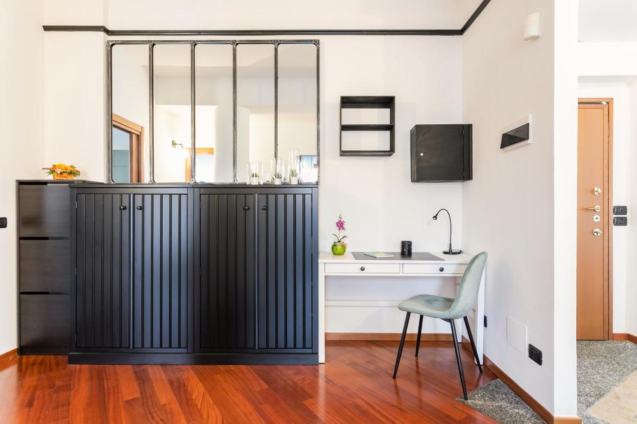 Santa Chiara Apartment By Myhomeinコモ エクステリア 写真